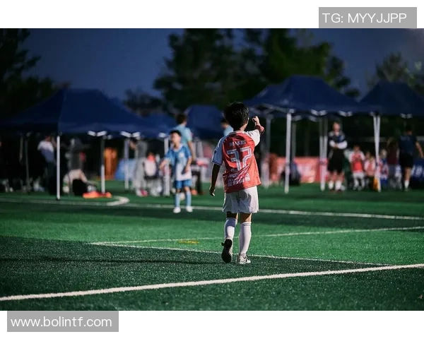 細數世界足球球星傳奇故事同經典時刻用粵語帶你重溫綠茵場風采