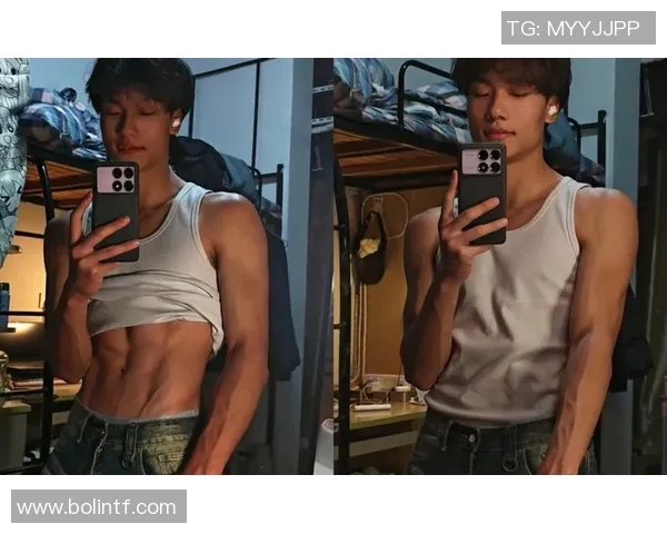 足球帅哥球星腹肌曝光 健美身材引领体育圈新潮流